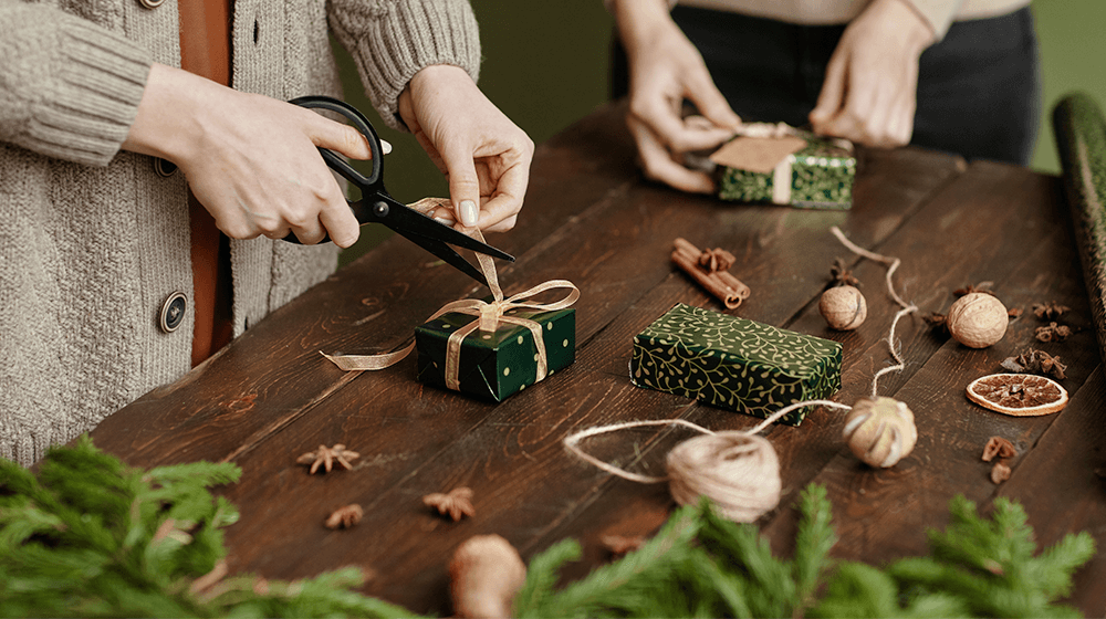 30 Christmas Crafts to Make and Sell